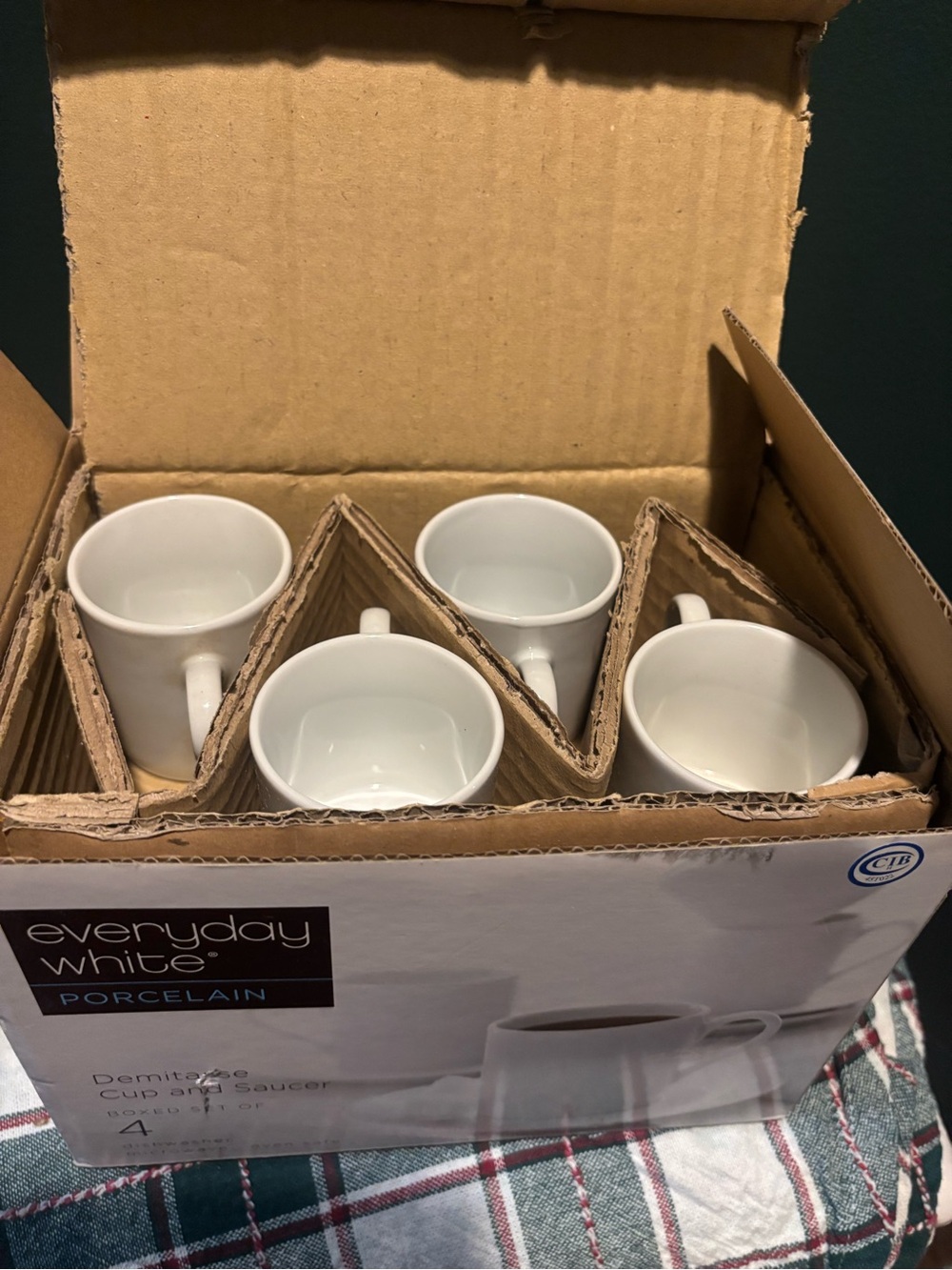 NIB Porcelain White Demitasse Cup Set - 4 Pack READ DESCRIPTION